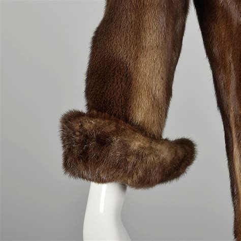 Medium River Otter Fur Coat – Style & Salvage