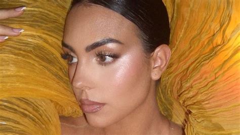 Georgina Rodriguez Pozuje W Sk Pym Bikini W Arabii Saudyjskiej Internauci To Obraza Dla Kraju