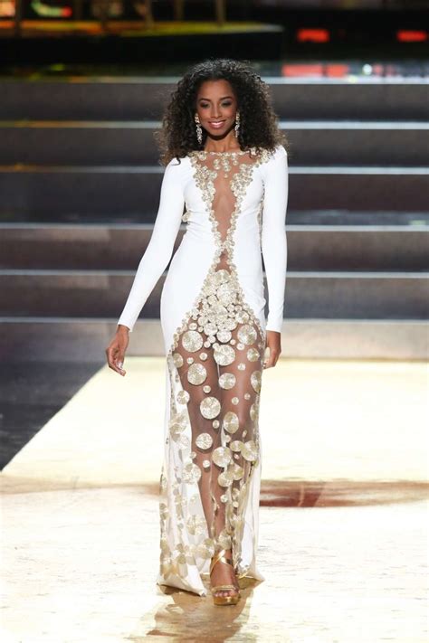 Naked Red Carpet Looks Of