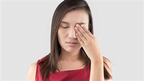 10 Common Causes For Swollen Eyelids Swollen Eyelid