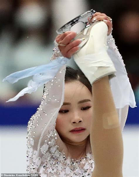 Us Figure Skater Accused Of Slashing Korean Rival Before World Championship Daily Mail Online