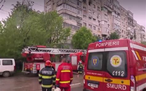 Panică într un bloc din Capitală Un apartament a luat foc de la un