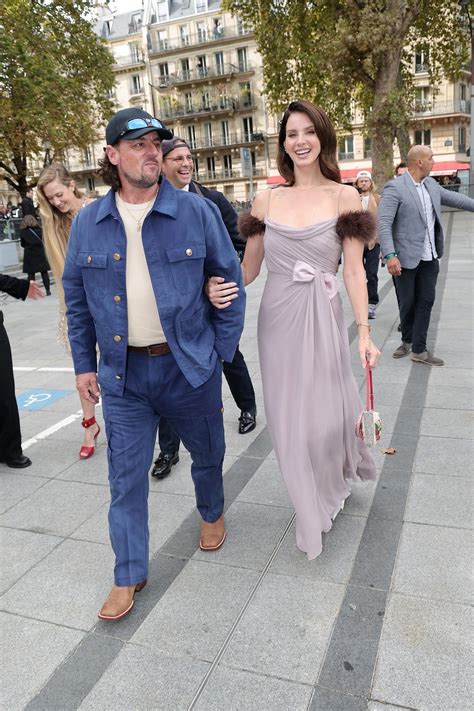 Lana Del Rey, husband share sweet moment at Paris Fashion Week: Photos