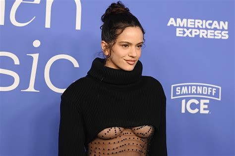 Rosalía Con La Tendencia ‘underboob Su Sorprendente Look En La Gala