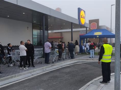 Lidl Abre Las Puertas De Su Nuevo Supermercado Tras Una Inversi N De