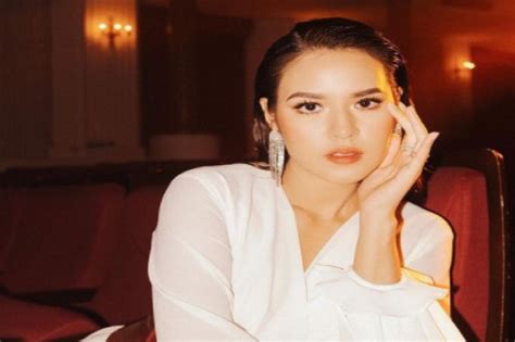 Simak Lirik Lagu Raisa Berjudul Apalah Arti Menunggu Entertainment