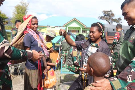 Tri Dharma Lestarikan Budaya Papua Peringati Hari Noken Sedunia