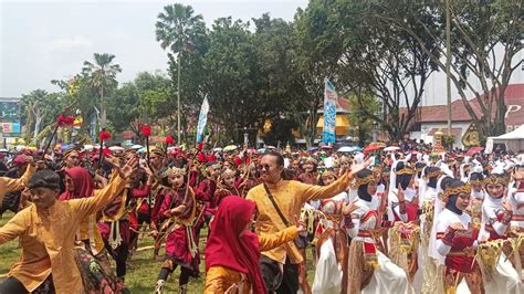 Ratusan Penari Kota Magelang Meriahkan Pesta Rakyat Grebeg Gethuk 2024