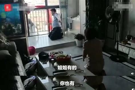 「姐姐有的你都會有！」10歲女孩因與姐姐爭寵跳樓，母親下跪哭喊 每日頭條