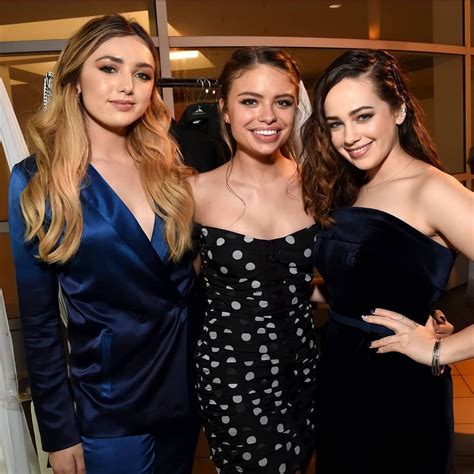 With Peyton List And Mary Mouser Scrolller