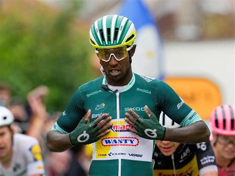 La Historia De Biniam Girmay El Primer Ciclista Negro En Ganar Dos