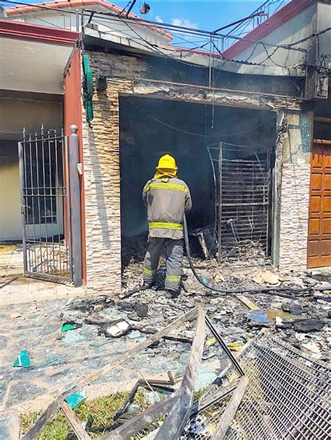 Incendio En Una Farmacia Provoc Destrucci N Total Diario Expr S