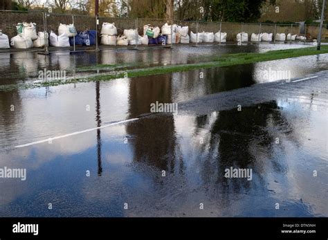 Datchet floods hi-res stock photography and images - Alamy