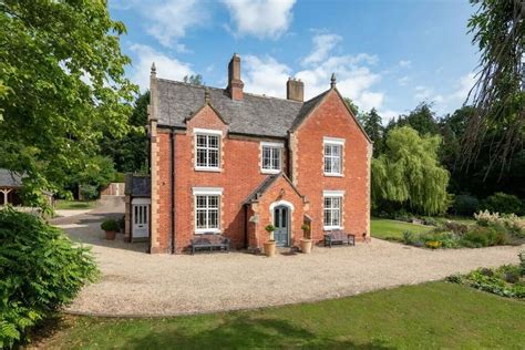 The Old Vicarage Offering Gorgeous Interiors And An Idyllic Life In The