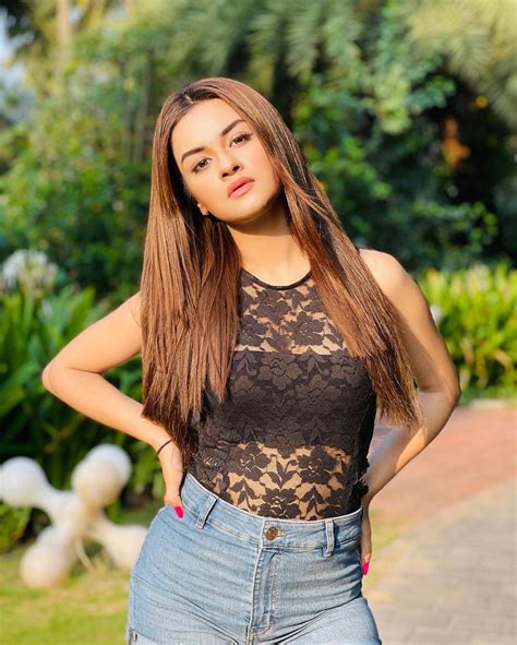 Avneet Kaur Official Avneetkaur 13 • Instagram Photos And Videos Girly Photography Stylish