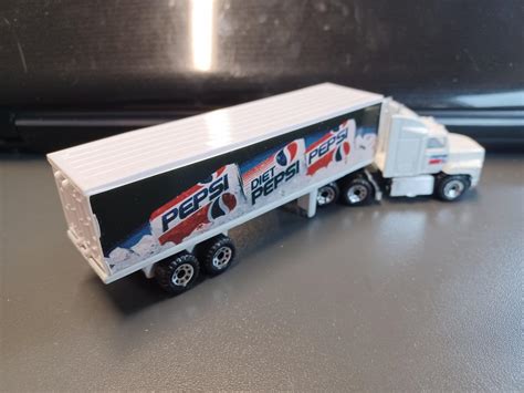 Matchbox Convoy CY39 PEPSI FORD AEROMAX BOX TRUCK Aukro