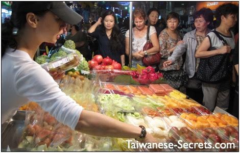 kaohsiung night market - Taiwanese Secrets Travel Guide