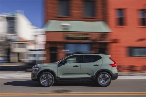 View Photos of the 2023 Volvo XC40 B5 AWD Ultimate