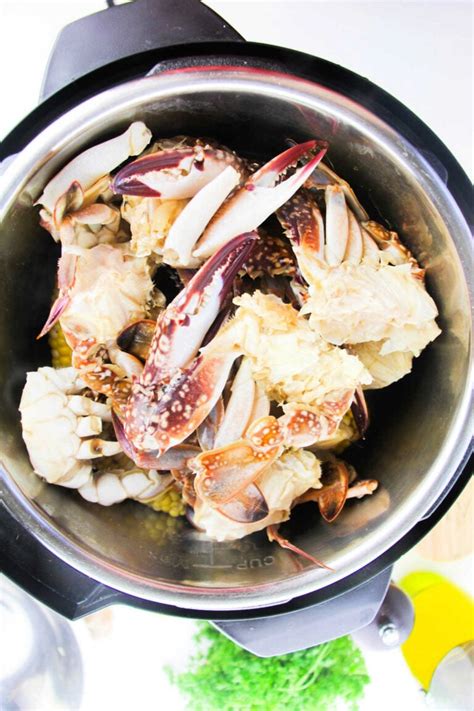 How To Cook Frozen Crab Legs Steamed Boiled Or Baked Tender