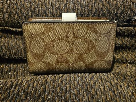 Coach Bi Fold Wallet F23553 Corner Zip Signature Clut Gem