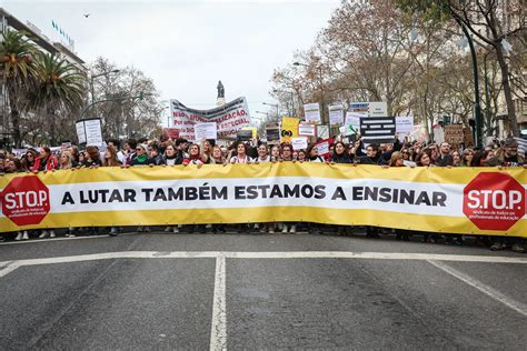 Mais De Mil Professores Iniciaram Marcha Em Lisboa Em Defesa Da