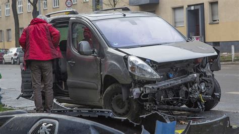 Das Trümmerfeld am Morgen B Z Stimme Berlins