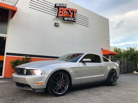 Ford Mustang S197 Silver Niche Vosso M204 Wheel Front