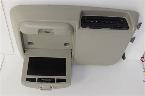 2003 2006 Chevy Tahoe Yukon Entertainment Dvd Player And Display Screen