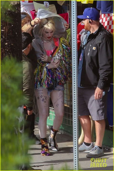 Margot Robbie As Harley Quinn In Birds Of Prey First Look Pics Photo 4221745 Photos