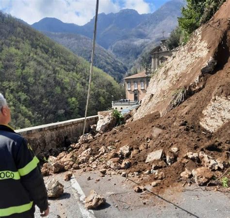 Frana Alla Badia Di Cava Stamattina Al Via I Lavori Per Ripristinare L