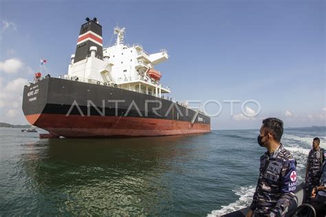 Tni Al Amankan Kapal Tanker Di Batam Antara Foto