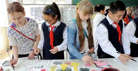 Chinese Russian Teenagers Exchange Culture In Heihe China