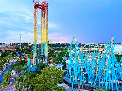 Six Flags Fiesta Texas Hours - Today, Opening, Closing, Saturday, Sunday