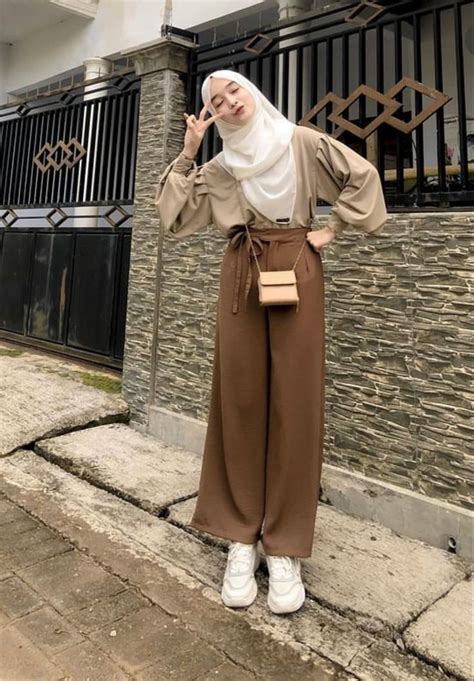 Pin Oleh Sucker Di Ootd Selebgram Casual Hijab Outfit Perlengkapan