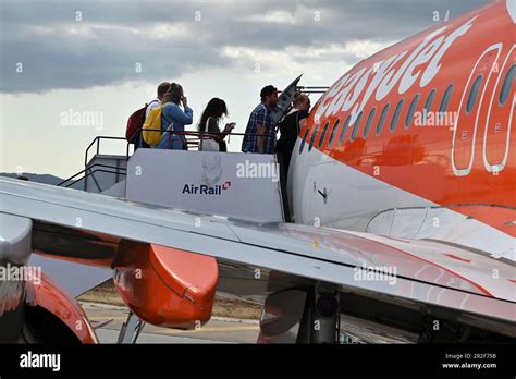 Passagers à bord d un vol EasyJet à Parme Majorque Mai 2023 Photo