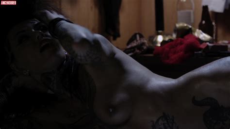 Naked Malice McMunn In Appetites