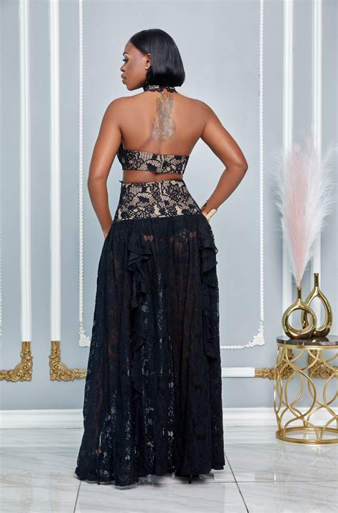 MIDNIGHT IN PARIS LACE HALTER OPEN BACK MAXI DRESS (BLACK/NUDE) – Dress