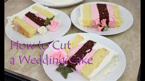 How To Properly Cut A Wedding Cake