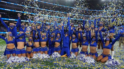 Photos Nfl Cheerleaders Fans And Mascots In 2021 Season