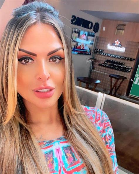 Apresentadora Da Record Tv Silvye Alves Agredida Pelo Ex Namorado Em