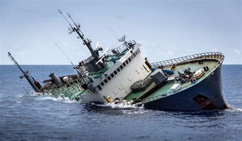 Pin By Francois Souchet On Shipwrecks Ship Breakings Ships