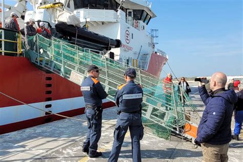 Dimezzato Il Numero Di Migranti Sbarcati In Italia Nel Notizie