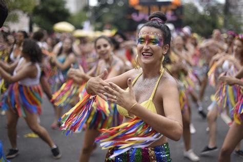 Faltar ao trabalho no Carnaval pode gerar demissão por justa causa