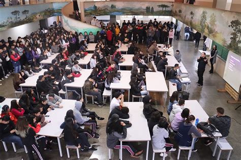 C Mara Jovem Apresentado No Col Gio Estadual Borell Du Vernay Em