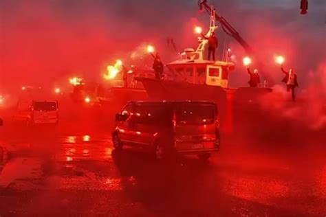 Video Le Vibrant Hommage Des Conchyliculteurs Charles Beaulieu Sur