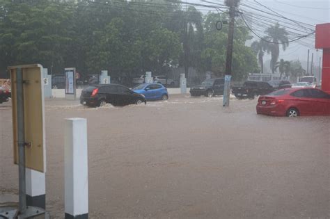 El Pais Aguaceros Provocan Grandes Inundaciones De Calles Y Avenidas