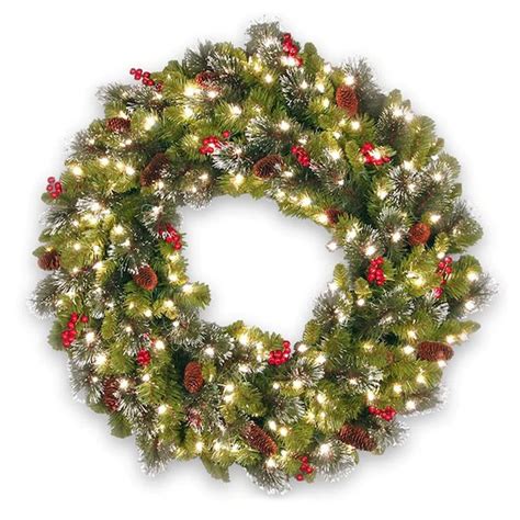 20 Best Outdoor Christmas Wreaths for 2022 - Beautiful Holiday Wreaths