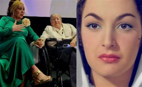 Elsa Aguirre Recibe La Medalla Una Vida En Los Escenarios