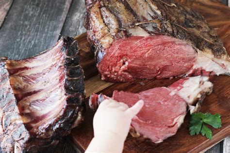 How To Make A Perfect And Easy Prime Rib Roast Mirlandras Kitchen