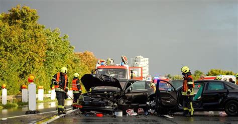 Zwei Schwerverletzte nach Frontalzusammenstoß auf A671